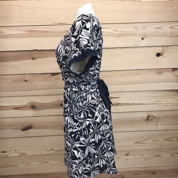 Postmark Anthropologie Dress Small Black Beige Floral Knee Length Blouson B16 - Picture 3 of 8